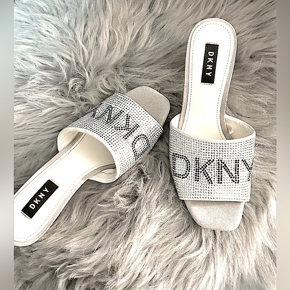 DKNY White with Black bling Summer Snazzy Shoes - Picture 2 of 8